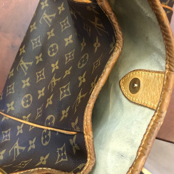 Louis Vuitton bag 💖 - Picture 11 of 15